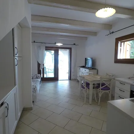 La Corte Degli Ulivi كالا ليبيروتو